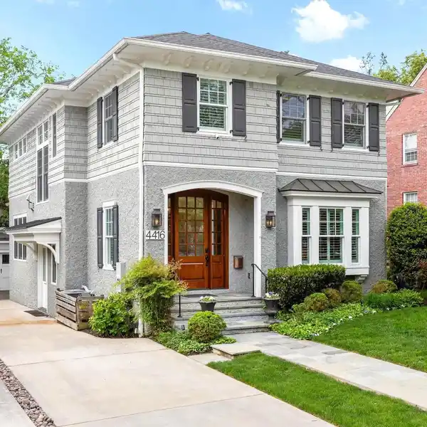 AWARD-WINNING DESIGN IN COVETED CHEVY CHASE