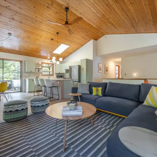 BEAUTIFUL HOME IN DESIRABLE PROSSER LAKEVIEW ESTATES