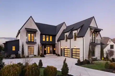 Like-new Custom Home in the Grove