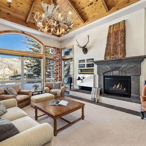 DELIGHTFUL MOUNTAIN RESIDENCE