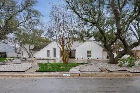 Recently Renovated Masterpiece