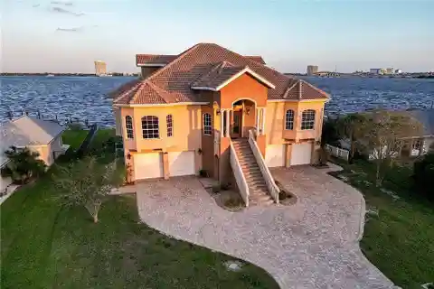 Riverside Retreat Estate