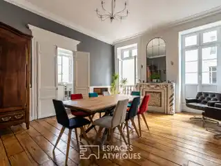 Haussmanian Style Apartment in Sought-After Saint-Servan