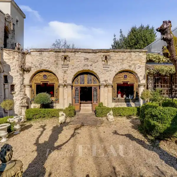 UNIQUE 1880 CHATEAU