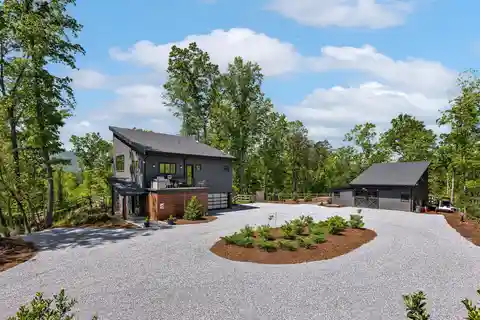 Beautiful Modern Horse Farm with Lakefront Lot