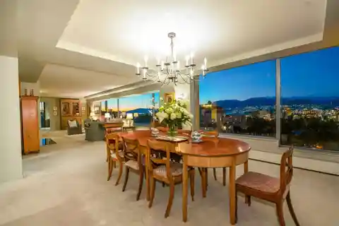 Spectacular Full-floor Apartment in the Bing Thom Building