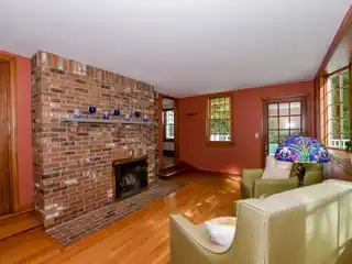 Marion Gem in Location You’ll Love...