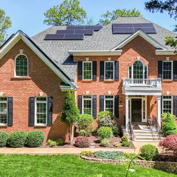 WATERFRONT LIFESTYLE MEETS SMART-HOME LIVING
