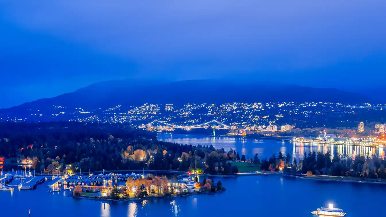 Luxury Redefined: Urban Oasis with Harbor Views