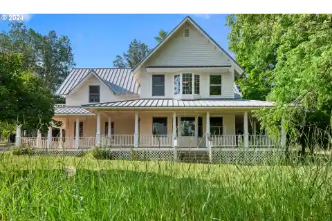 Grand Six Bedroom Residence on 12 Pristine Acres