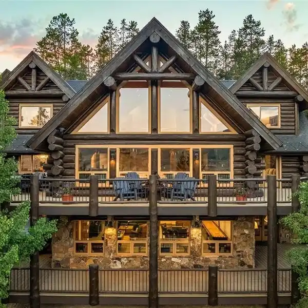 BREATHTAKING CUSTOM LOG HOME