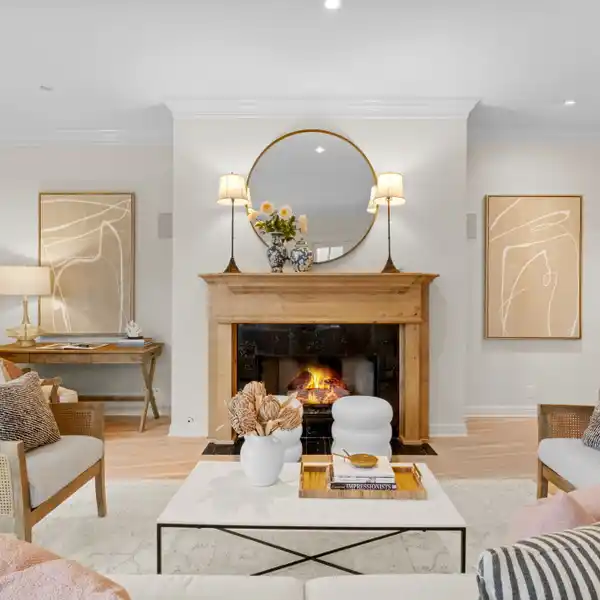 EXCEPTIONAL LOCK-AND-LEAVE LIFESTYLE