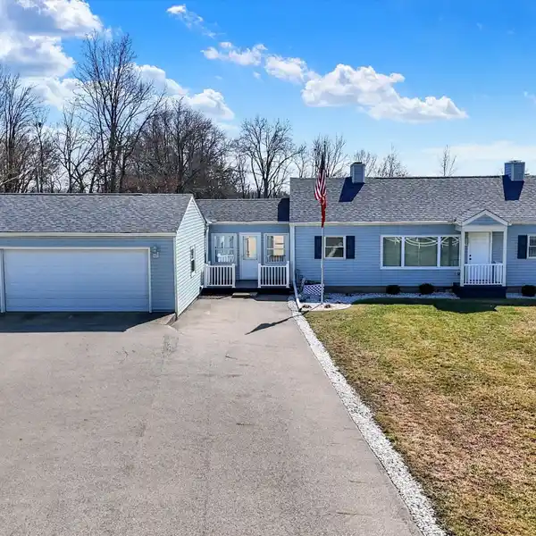 VERSATILE PARCEL WITH WELL KEPT HOME