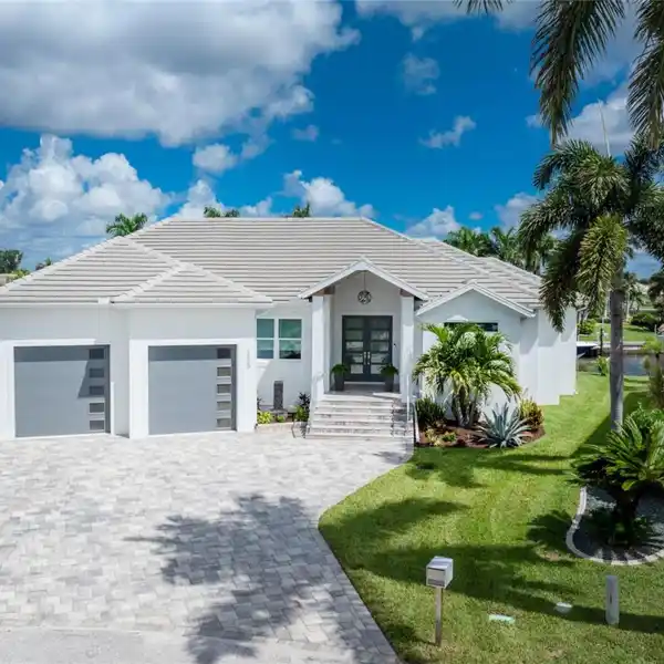 THE ULTIMATE IN LUXURIOUS CAREFREE COASTAL LIVING