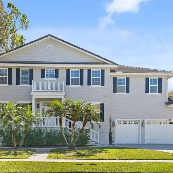 GORGEOUS POOL HOME IN THE HEART OF SOUTH TAMPA