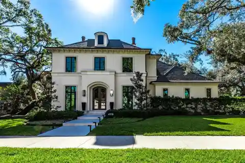 Stunning South Tampa Custom Home in Desirable Beach Park