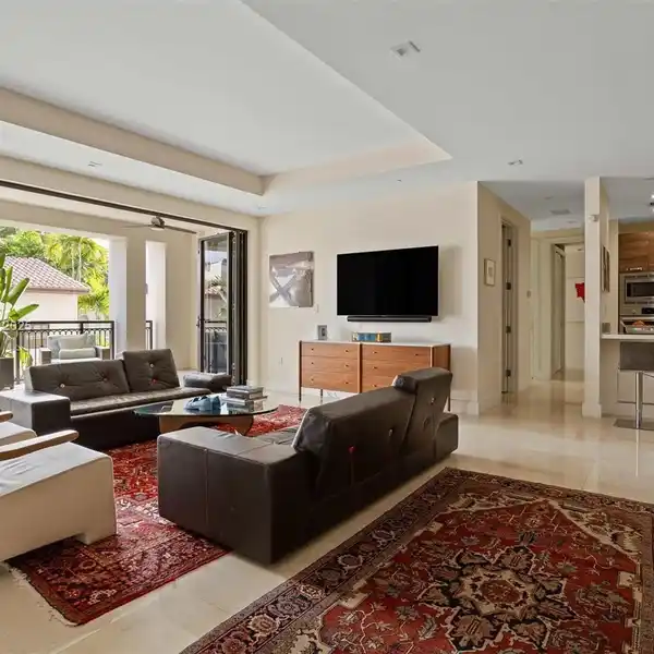 LUXURY AND FUNCTIONALITY AT BILTMORE PARC