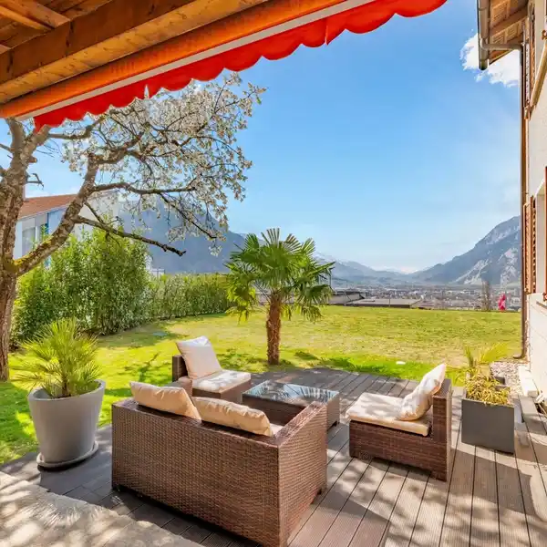 DETACHED FAMILY HOME IN ONE OF THE MOST COVETED LOCATIONS IN LüRLIBAD