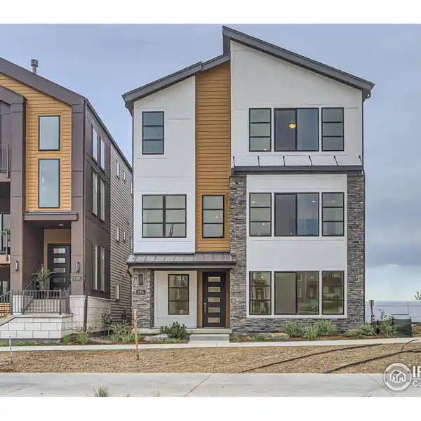 FANTASTIC MOVE IN READY HOME