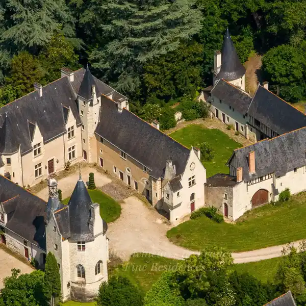 A CHATEAU OF KINGS