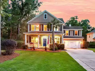 Beautifully Maintained Home in the Pembroke Section of Park West