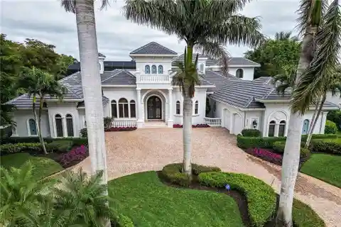 Spectacular Home in the Exclusive Lake Forest Neighborhood