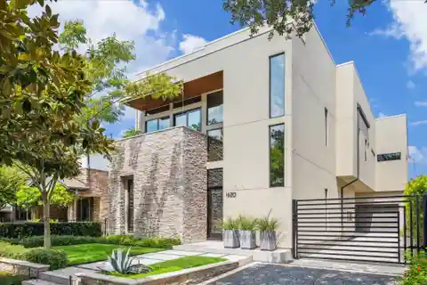 Zen-Like Home in Mandell Place