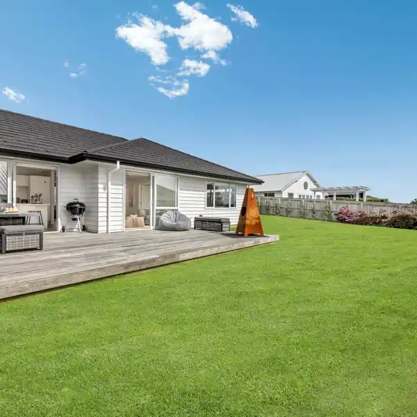 GENUINE SINGLE-LEVEL HOME WITH ADDITIONAL INDEPENDENT HOME