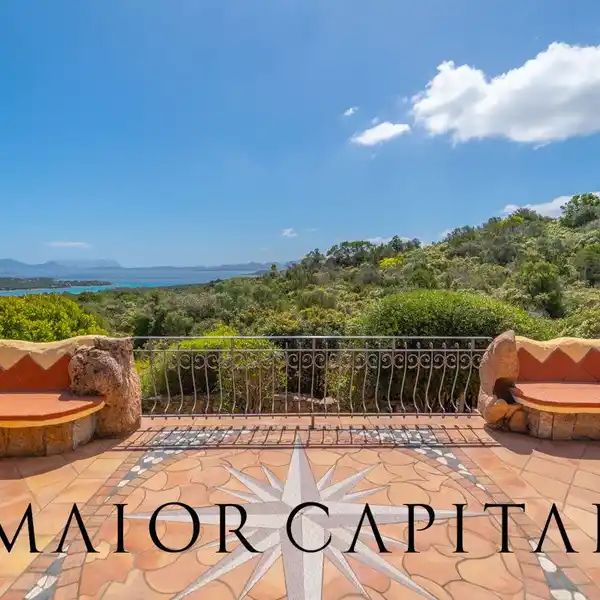 GORGEOUS VILLA WITH FOREVER VIEWS