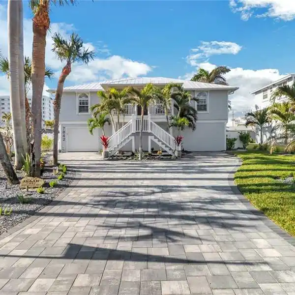 A RESORT-LIKE EXPERIENCE ON THE SOUTH END OF ESTERO ISLAND