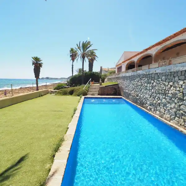 EXPANSIVE PROPERTY IN GREAT LOCATION