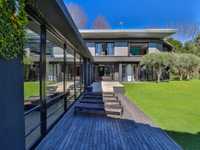STUNNING CONTEMPORARY LUXURY FAMILY PROPERTY WITH SOUL