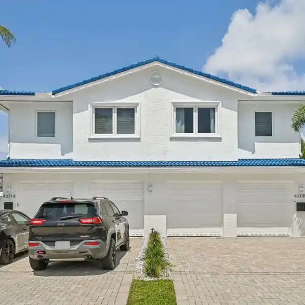 ULTIMATE WATERFRONT TROPICAL OASIS