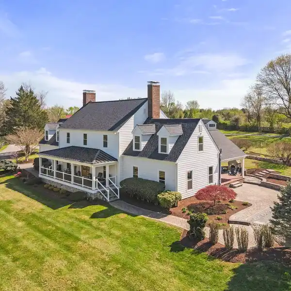 ONE-OF-A-KIND PRIVATE RETREAT