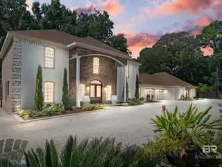 Elegant Fairhope Fruit and Nut District