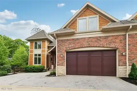 Beautiful Arts and Crafts Townhome