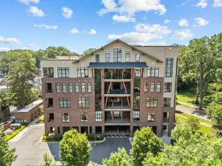 Penthouse in the Heart of Myers Park