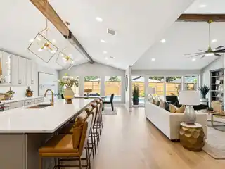 Beautiful Home in Desirable Forest Glen