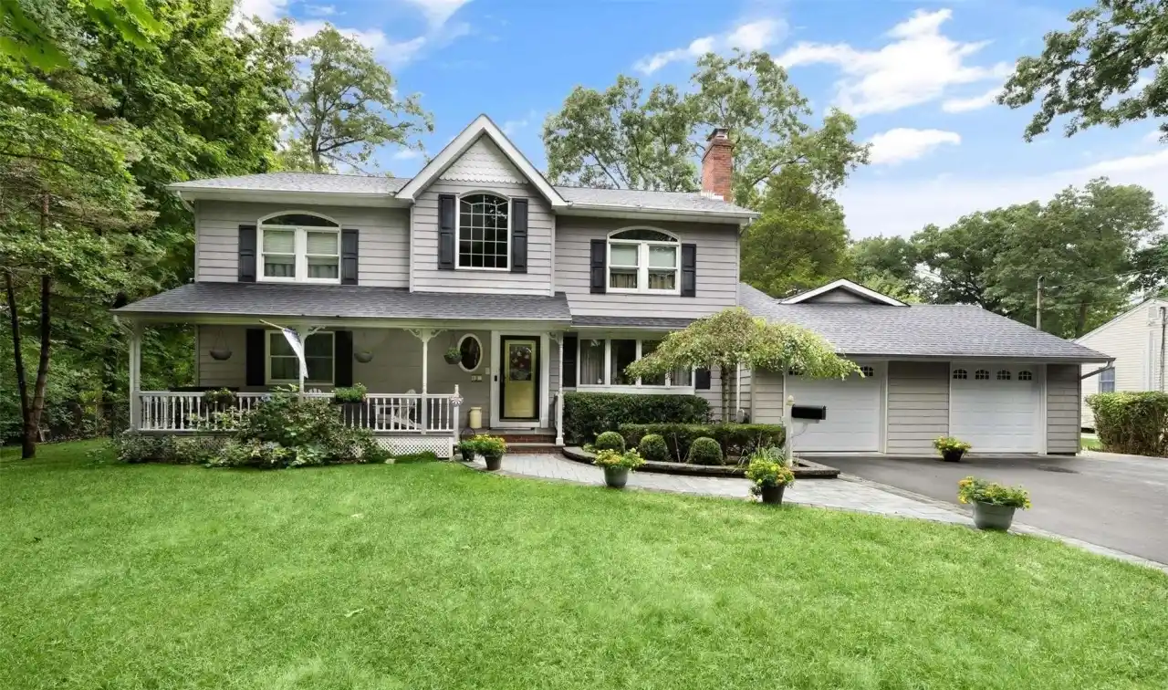 Extraordinary Expanded Colonial Property
