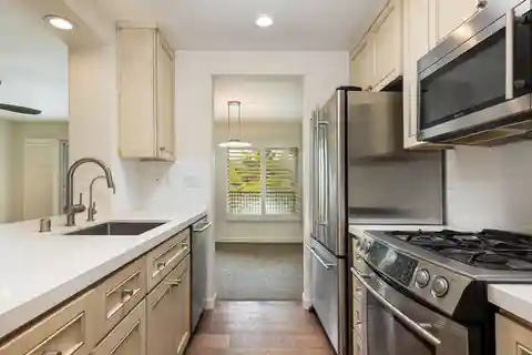 End-unit Retreat in El Escorial Villas
