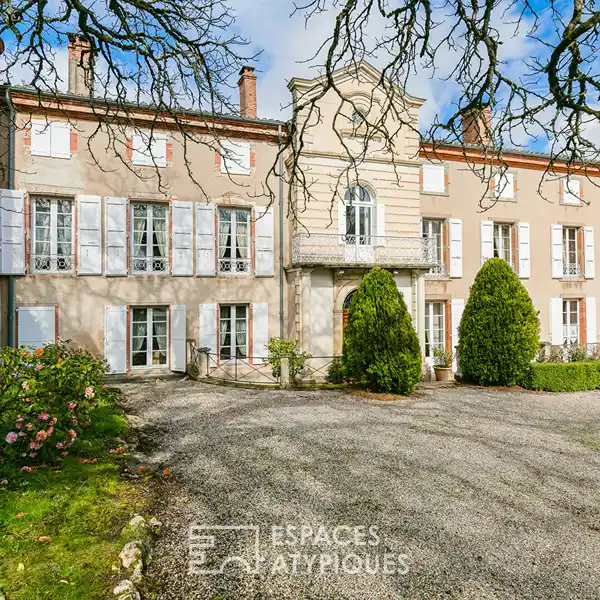GRAND 17TH-CENTURY HOME IN NATURAL SETTING