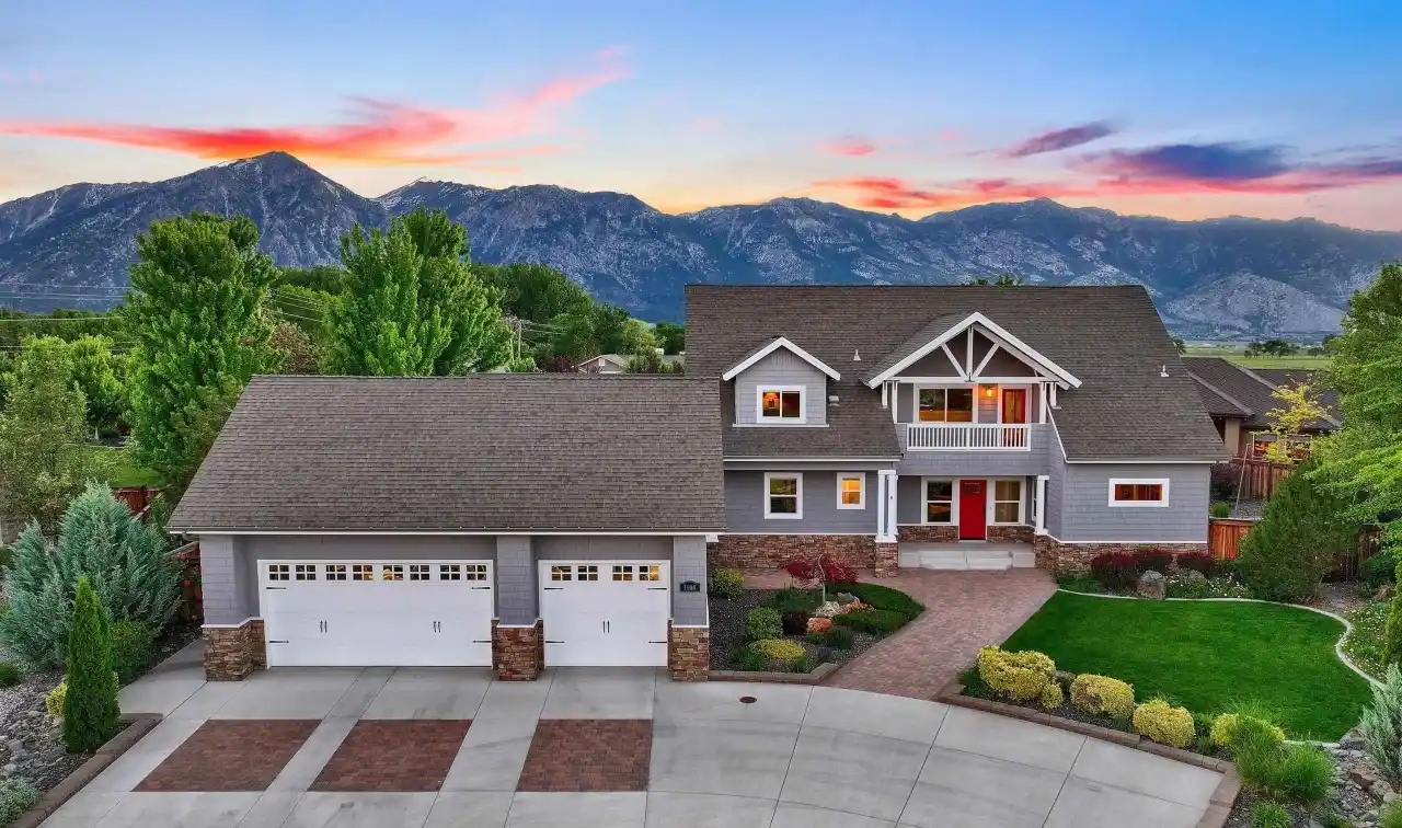 Spectacular Home with Breathtaking Mountain Views