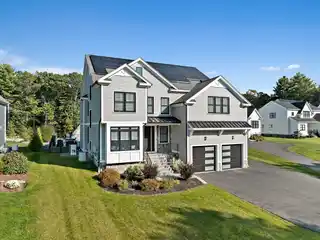 Breathtaking Contemporary Colonial