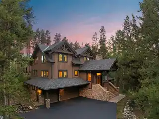 Rustic Charm Meets Modern Comfort in Breckenridge