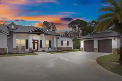 Exceptional Residence on a Beautiful Acre