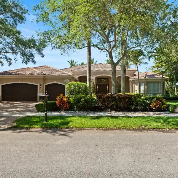 BEAUTIFUL ESTATE HOME IN GATED IMAGINATION FARMS
