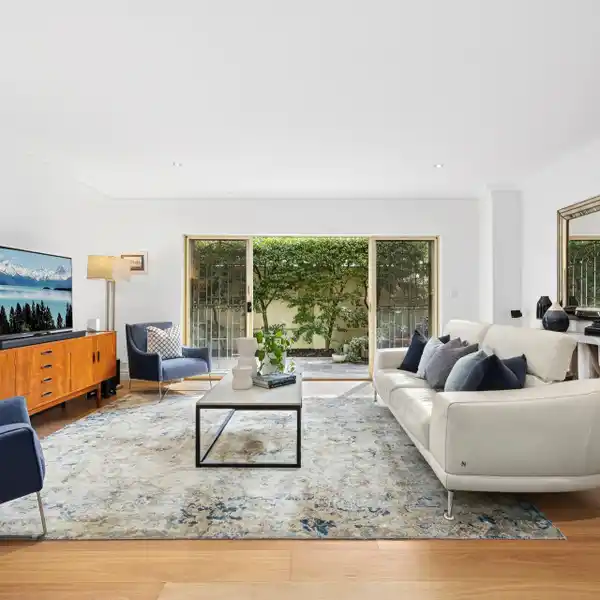 BEAUTIFULLY REIMAGINED NORTH-FACING GARDEN APARTMENT