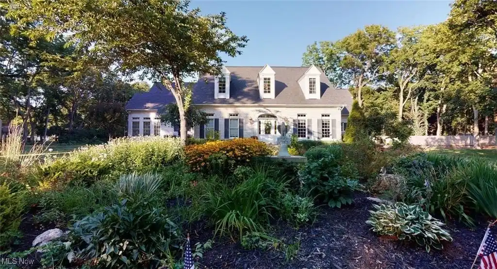 Luxury Living in West Catawba Lagoons