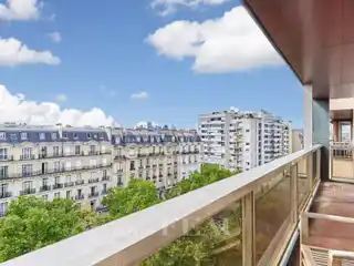 Great Apartment in a Contemporary Building