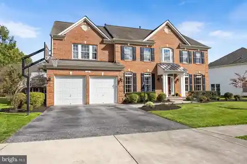 Meticulous Colonial on Coveted Cul-De-Sac